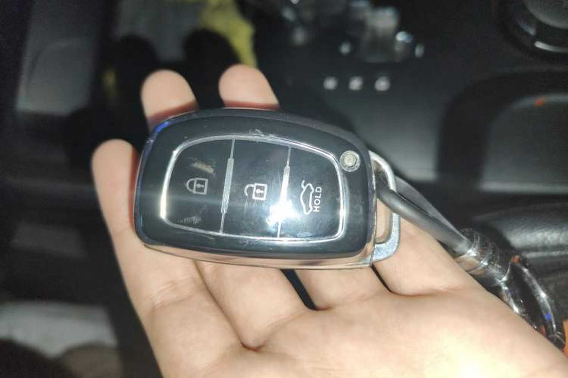 Used Hyundai ix35 2013 2.0L Automatic Two-Wheel Drive Smart GLS China IV Standard Vehicle Key
