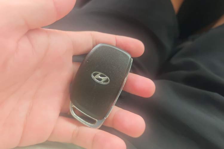 Used Hyundai ix35 2013 2.0L Automatic Two-Wheel Drive Smart GLS China IV Standard Vehicle Key