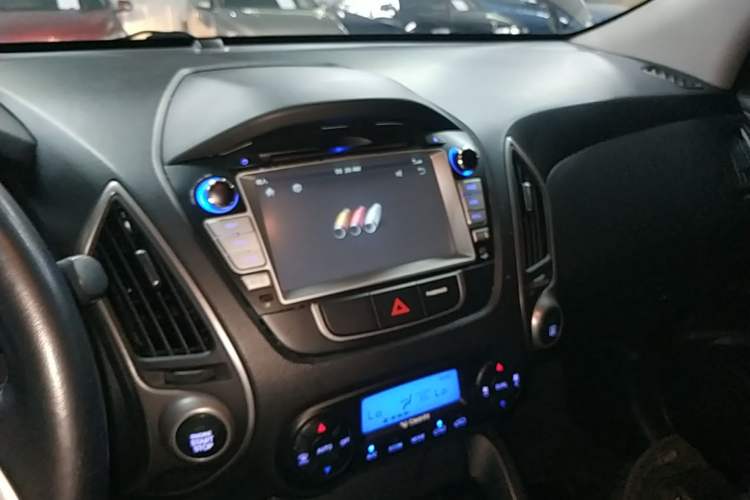 Used Hyundai ix35 2013 2.0L Automatic Two-Wheel Drive Smart GLS China IV Standard Audio And AC Panel