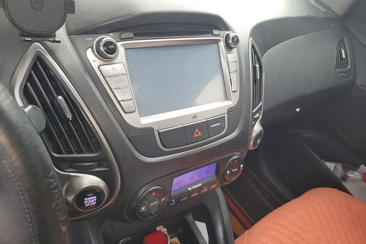 Used Hyundai ix35 2013 2.0L Automatic Two-Wheel Drive Smart GLS China IV Standard Audio And AC Panel