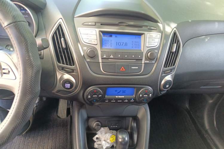 Used Hyundai ix35 2013 2.0L Automatic Two-Wheel Drive Smart GLS China IV Standard Audio And AC Panel