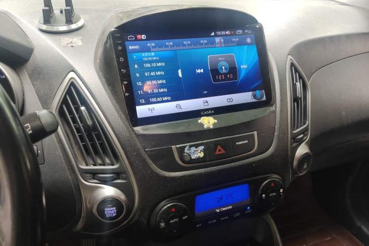 Used Hyundai ix35 2013 2.0L Automatic Two-Wheel Drive Smart GLS China V Standard Audio And AC Panel