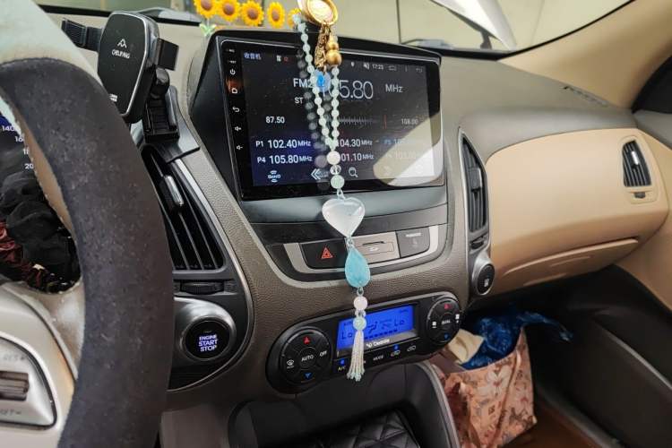 Used Hyundai ix35 2013 2.0L Automatic 4x4 Intelligent GLS China IV Standard Audio And AC Panel