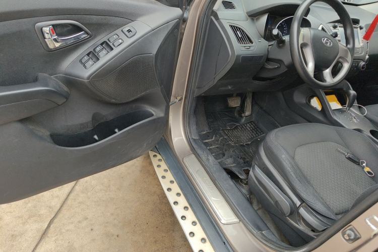 Used Hyundai ix35 2013 2.0L Automatic 2WD Comfort GL China IV Standard Driver Seat