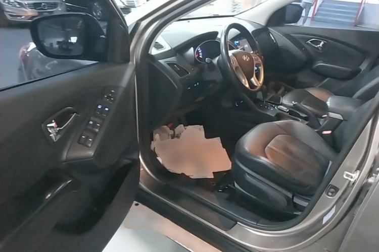 Used Hyundai ix35 2013 2.0L Automatic Two-Wheel Drive Smart GLS China IV Standard Driver Seat