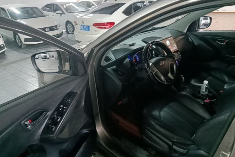 Used Hyundai ix35 2013 2.0L Automatic Two-Wheel Drive Smart GLS China IV Standard Driver Seat