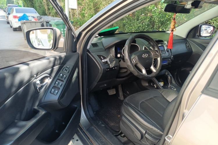 Used Hyundai ix35 2013 2.0L Automatic Two-Wheel Drive Smart GLS China IV Standard Driver Seat