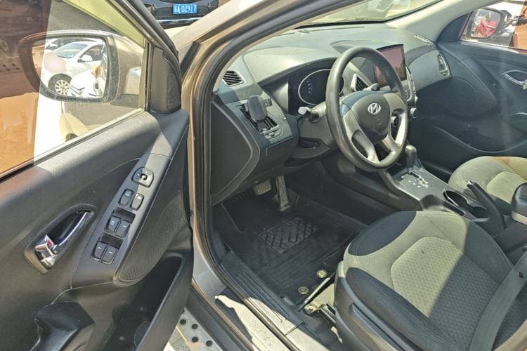 Used Hyundai ix35 2013 2.0L Automatic 2WD Comfort GL China IV Standard Driver Seat