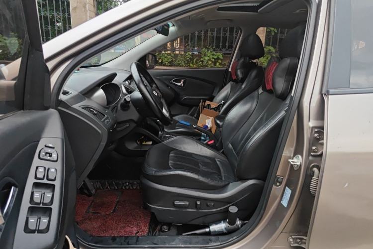 Used Hyundai ix35 2013 2.0L Automatic Two-Wheel Drive Smart GLS China IV Standard Driver Seat