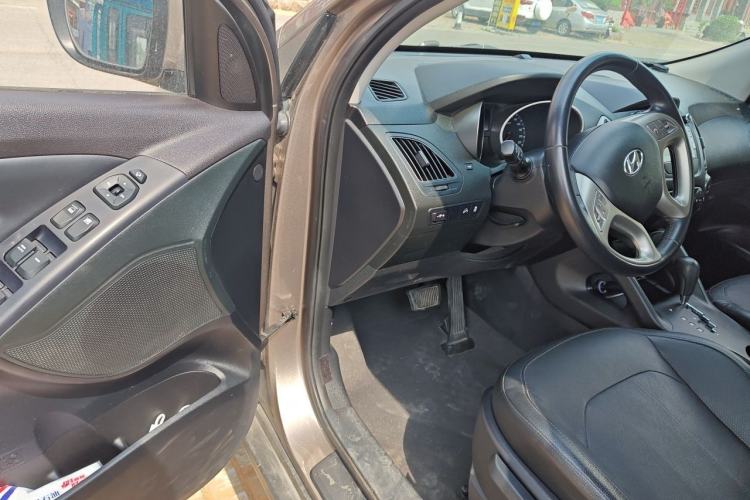 Used Hyundai ix35 2013 2.0L Automatic Two-Wheel Drive Smart GLS China IV Standard Driver Seat