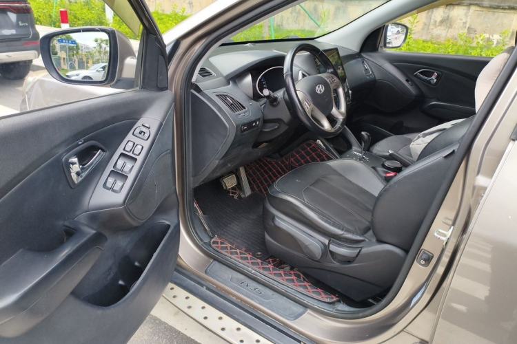 Used Hyundai ix35 2013 2.0L Automatic Two-Wheel Drive Smart GLS China IV Standard Driver Seat