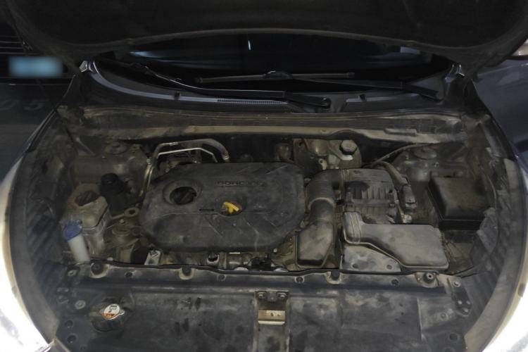 Used Hyundai ix35 2013 2.0L Automatic Two-Wheel Drive Smart GLS China IV Standard Engine Bay