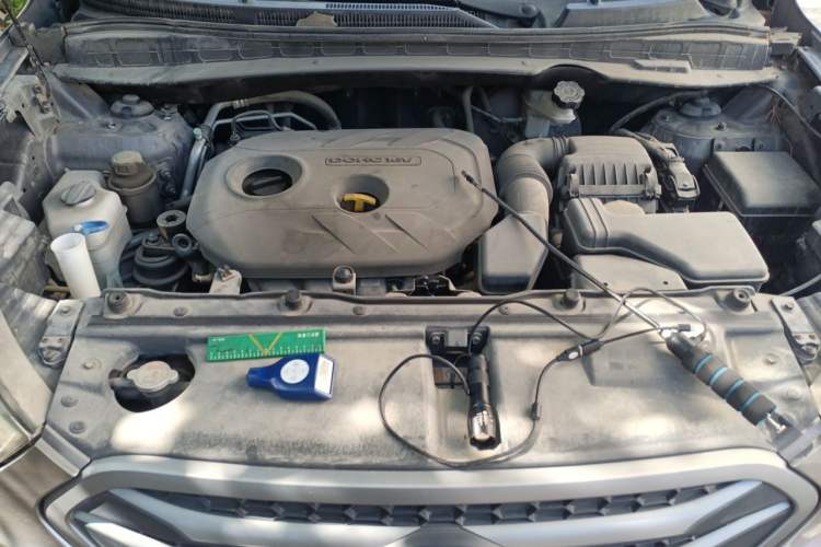 Used Hyundai ix35 2013 2.0L Automatic Two-Wheel Drive Smart GLS China IV Standard Engine Bay