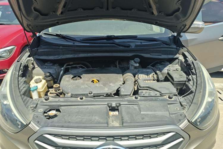 Used Hyundai ix35 2013 2.0L Automatic 2WD Comfort GL China IV Standard Engine Bay