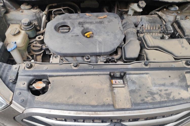Used Hyundai ix35 2013 2.0L Automatic Two-Wheel Drive Smart GLS China V Standard Engine Bay