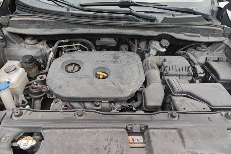 Used Hyundai ix35 2013 2.0L Automatic Two-Wheel Drive Smart GLS China IV Standard Engine Bay