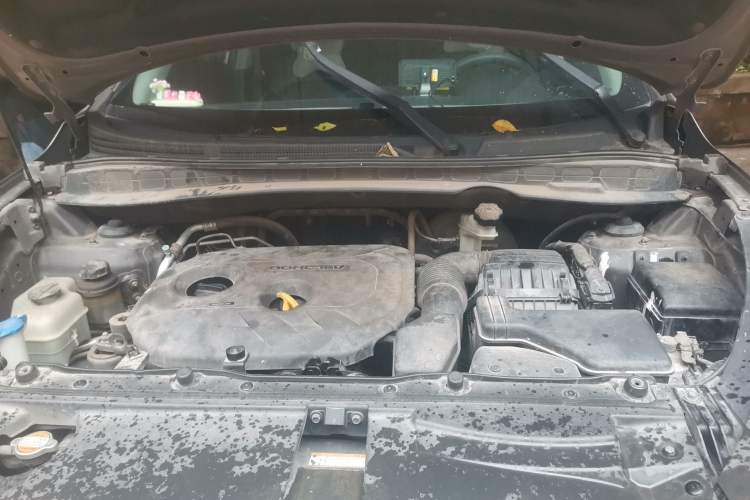 Used Hyundai ix35 2013 2.0L Automatic Two-Wheel Drive Smart GLS China IV Standard Engine Bay