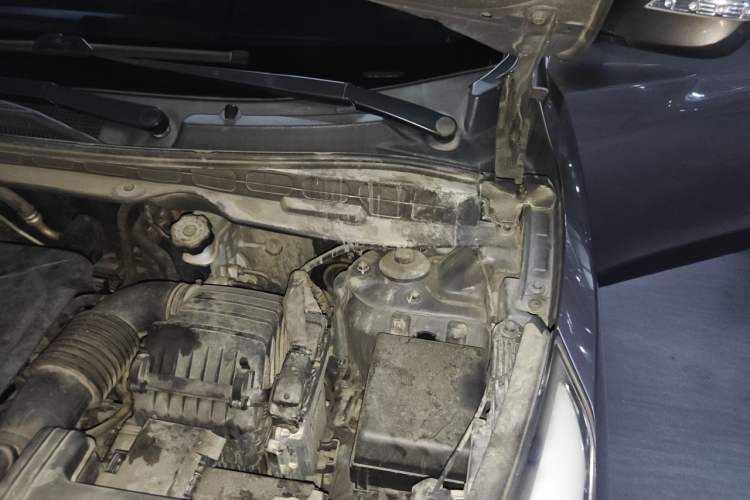 Used Hyundai ix35 2013 2.0L Automatic Two-Wheel Drive Smart GLS China IV Standard Engine Bay Left