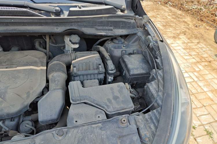 Used Hyundai ix35 2013 2.0L Automatic Two-Wheel Drive Smart GLS China IV Standard Engine Bay Left