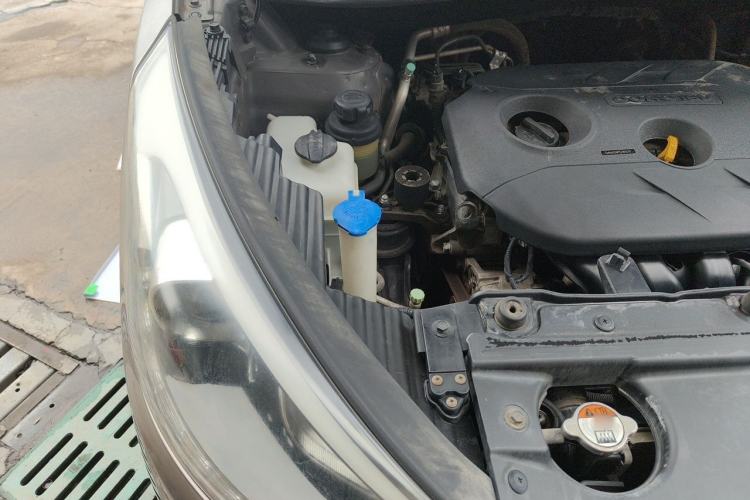 Used Hyundai ix35 2013 2.0L Automatic 2WD Comfort GL China IV Standard Engine Bay Right
