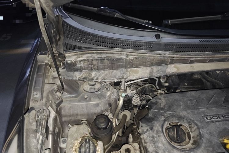 Used Hyundai ix35 2013 2.0L Automatic Two-Wheel Drive Smart GLS China IV Standard Engine Bay Right