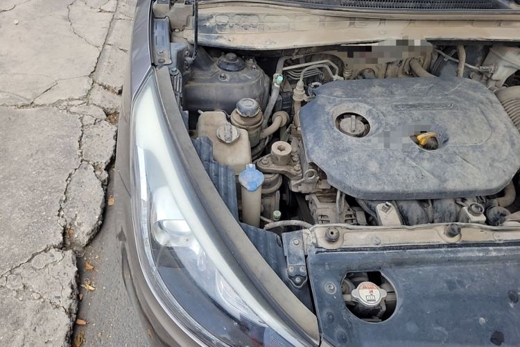Used Hyundai ix35 2013 2.0L Automatic Two-Wheel Drive Smart GLS China IV Standard Engine Bay Right