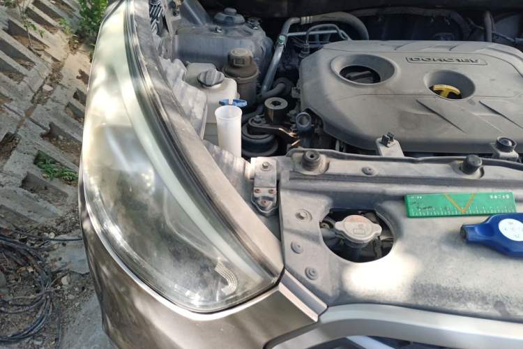 Used Hyundai ix35 2013 2.0L Automatic Two-Wheel Drive Smart GLS China IV Standard Engine Bay Right