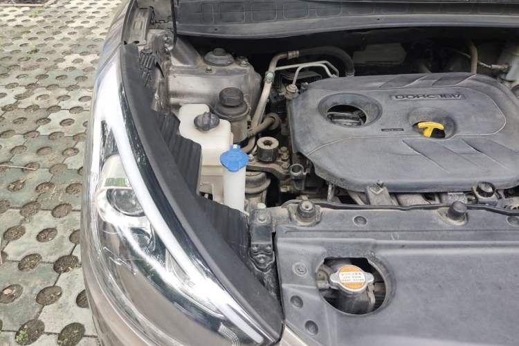 Used Hyundai ix35 2013 2.0L Automatic Two-Wheel Drive Smart GLS China V Standard Engine Bay Right
