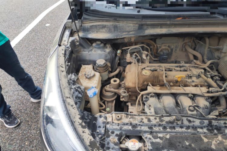 Used Hyundai ix35 2013 2.0L Automatic Two-Wheel Drive Smart GLS China IV Standard Engine Bay Right