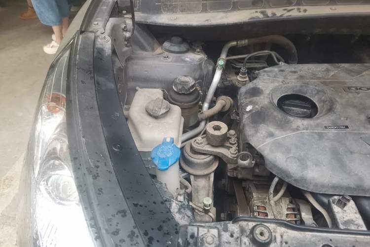 Used Hyundai ix35 2013 2.0L Automatic Two-Wheel Drive Smart GLS China IV Standard Engine Bay Right