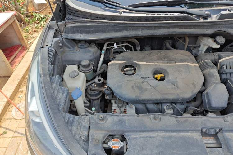 Used Hyundai ix35 2013 2.0L Automatic Two-Wheel Drive Smart GLS China IV Standard Engine Bay Right
