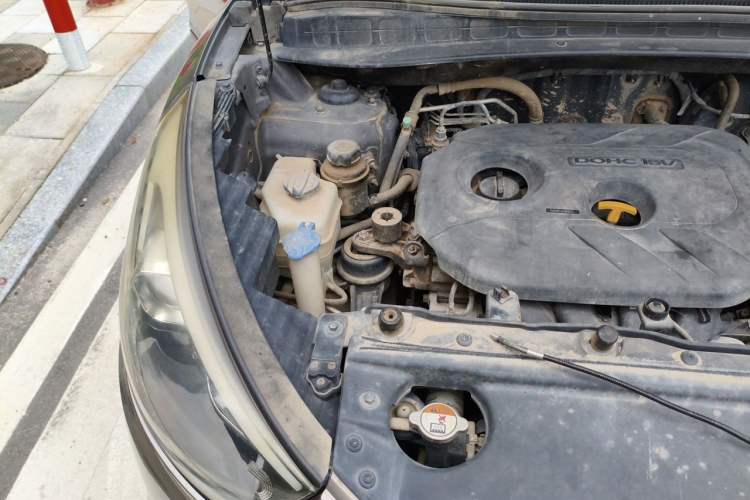 Used Hyundai ix35 2013 2.0L Automatic Two-Wheel Drive Smart GLS China IV Standard Engine Bay Right