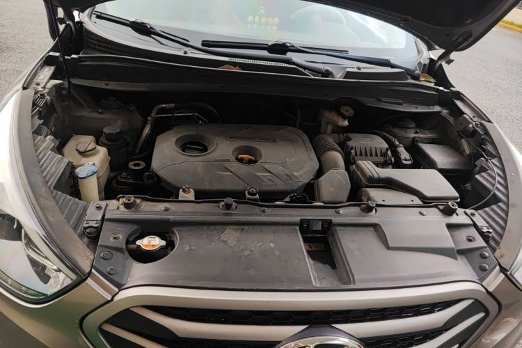 Used Hyundai ix35 2013 2.0L Automatic 4x4 Intelligent GLS China IV Standard Engine Bay