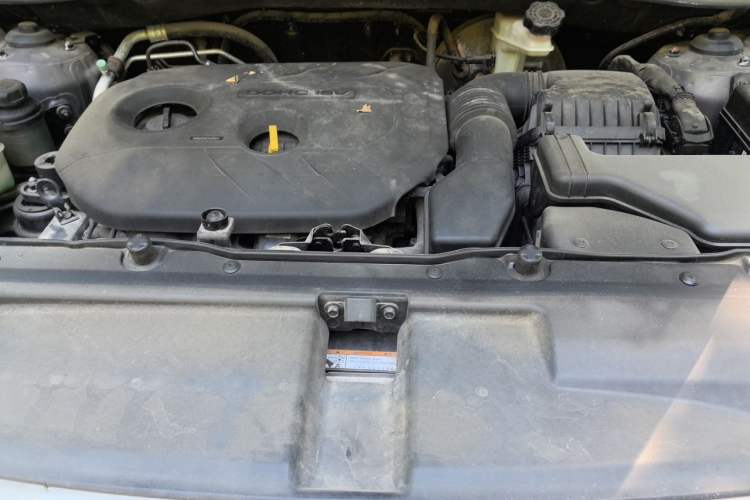 Used Hyundai ix35 2013 2.0L Automatic Two-Wheel Drive Smart GLS China IV Standard Engine Bay