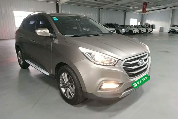 Used Hyundai ix35 2013 2.0L Automatic Two-Wheel Drive Smart GLS China IV Standard Front Right 45 Deg