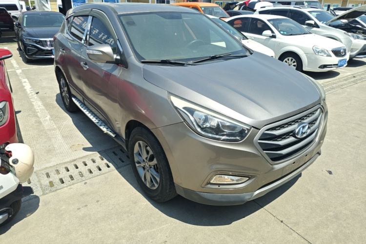 Used Hyundai ix35 2013 2.0L Automatic 2WD Comfort GL China IV Standard Front Right 45 Deg