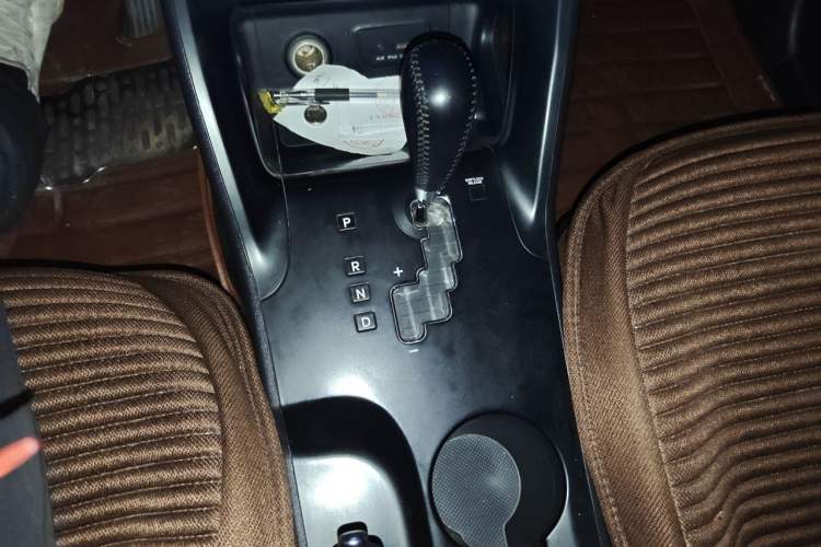 Used Hyundai ix35 2013 2.0L Automatic Two-Wheel Drive Smart GLS China IV Standard Gear Lever