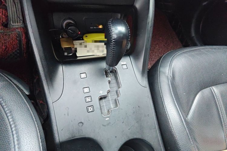 Used Hyundai ix35 2013 2.0L Automatic Two-Wheel Drive Smart GLS China IV Standard Gear Lever
