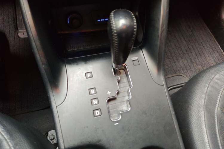 Used Hyundai ix35 2013 2.0L Automatic 4x4 Smart GLS China V Standard Gear Lever