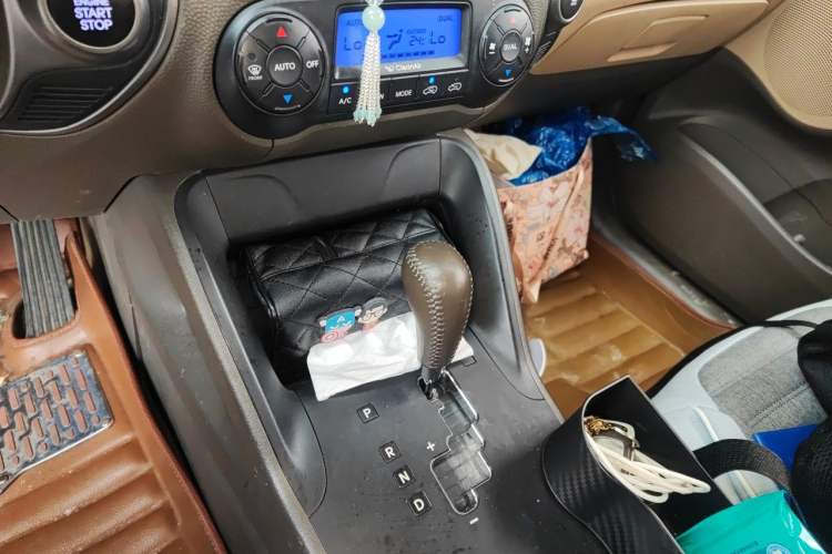 Used Hyundai ix35 2013 2.0L Automatic 4x4 Intelligent GLS China IV Standard Gear Lever