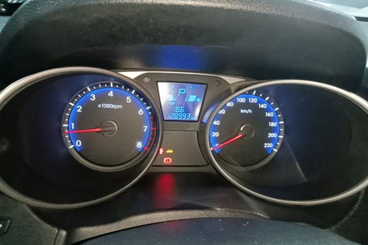 Used Hyundai ix35 2013 2.0L Automatic Two-Wheel Drive Smart GLS China IV Standard Instrument Cluster