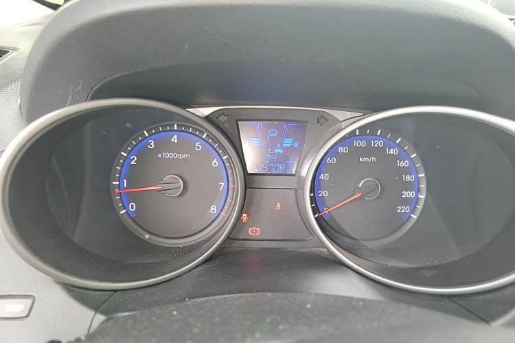 Used Hyundai ix35 2013 2.0L Automatic Two-Wheel Drive Smart GLS China IV Standard Instrument Cluster