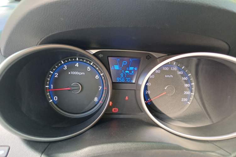 Used Hyundai ix35 2013 2.0L Automatic Two-Wheel Drive Smart GLS China IV Standard Instrument Cluster