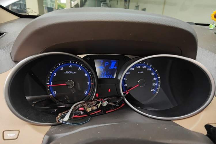 Used Hyundai ix35 2013 2.0L Automatic 4x4 Intelligent GLS China IV Standard Instrument Cluster