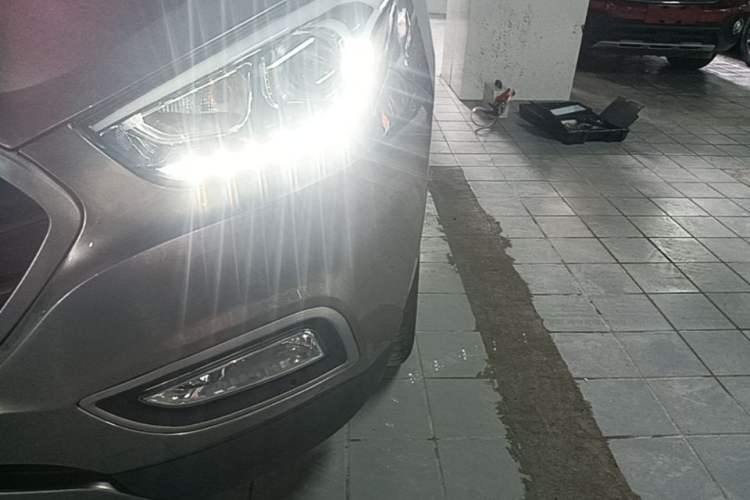 Used Hyundai ix35 2013 2.0L Automatic Two-Wheel Drive Smart GLS China IV Standard Left Front Headlight
