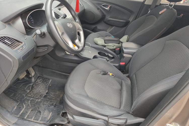 Used Hyundai ix35 2013 2.0L Automatic 2WD Comfort GL China IV Standard Left Front Seat