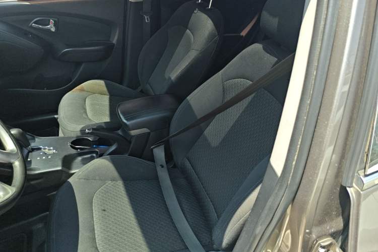 Used Hyundai ix35 2013 2.0L Automatic 2WD Comfort GL China IV Standard Left Front Seat