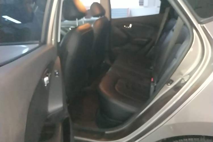 Used Hyundai ix35 2013 2.0L Automatic Two-Wheel Drive Smart GLS China IV Standard Left Rear Seat