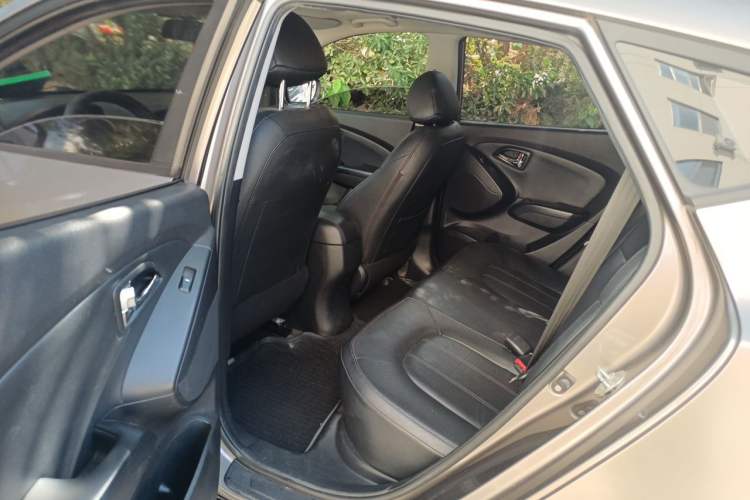 Used Hyundai ix35 2013 2.0L Automatic Two-Wheel Drive Smart GLS China IV Standard Left Rear Seat