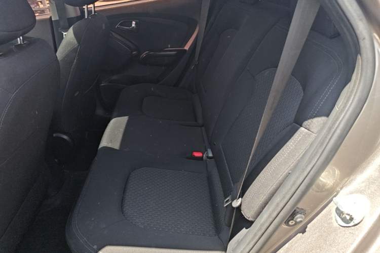 Used Hyundai ix35 2013 2.0L Automatic 2WD Comfort GL China IV Standard Left Rear Seat